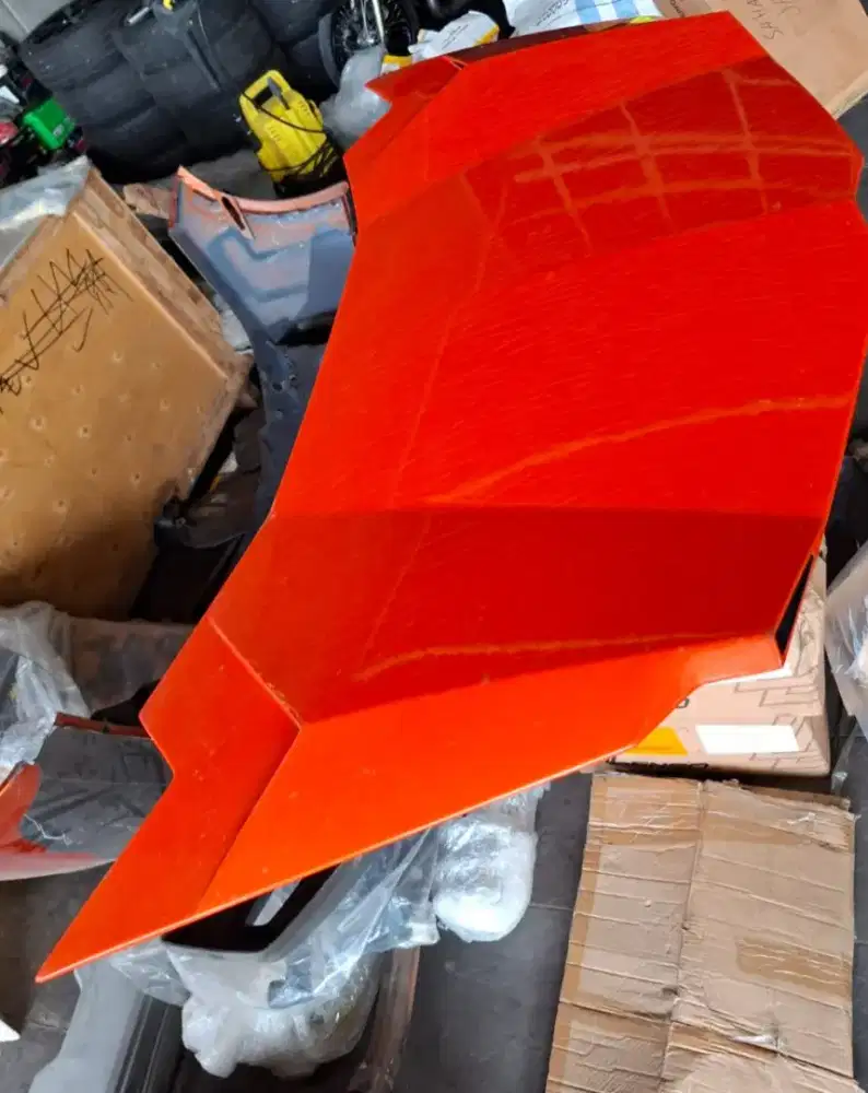Kap mesin lamborghini aventador bekas
