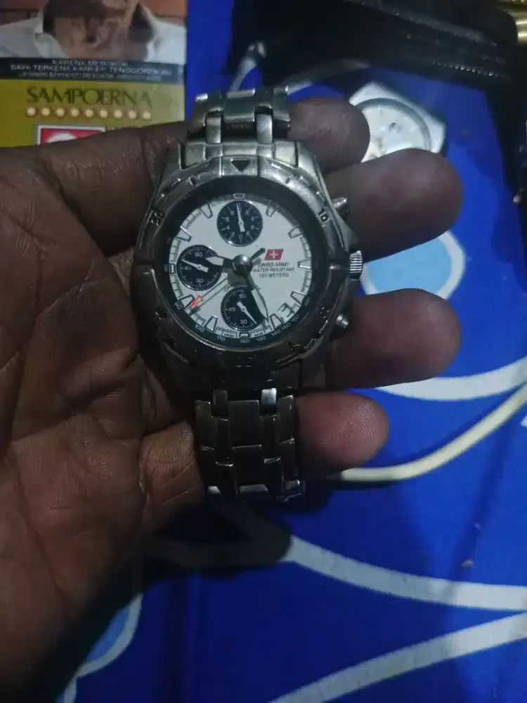 Jam tangan Swis Armi