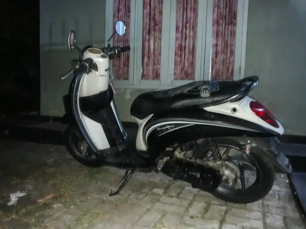 Jual Scoopy 2012 baru service mesin aman ban baru d/b