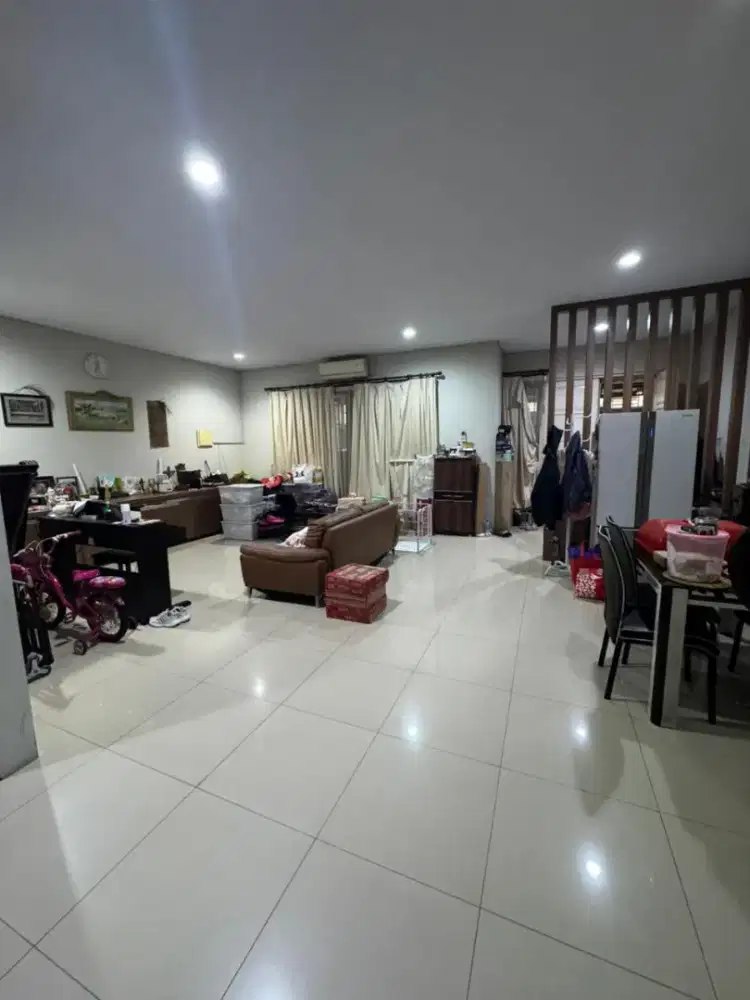 Jual Rumah 3,5 Lantai Bagus Siap Huni di Dalam Komplek Gading Lavender