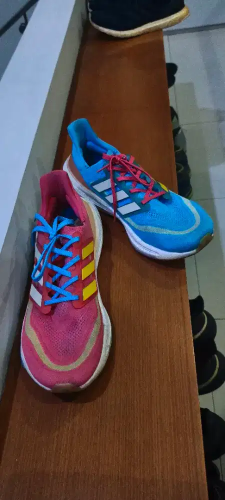 Adidas ultraboost Light Red Blue Mismatch limited edition