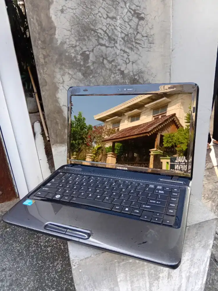 Laptop core i3 1jt