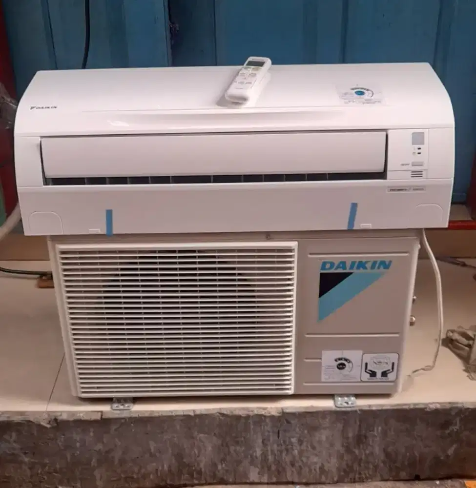 Jual ac daikin thailand 1/2 pk R32 mulus 9 bln pakek ori ful