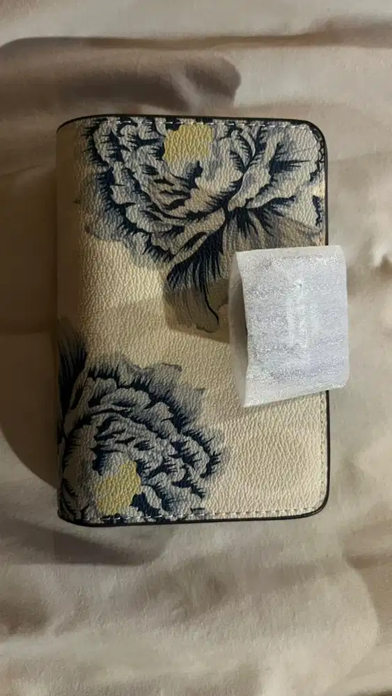 Dompet Lipat Coach