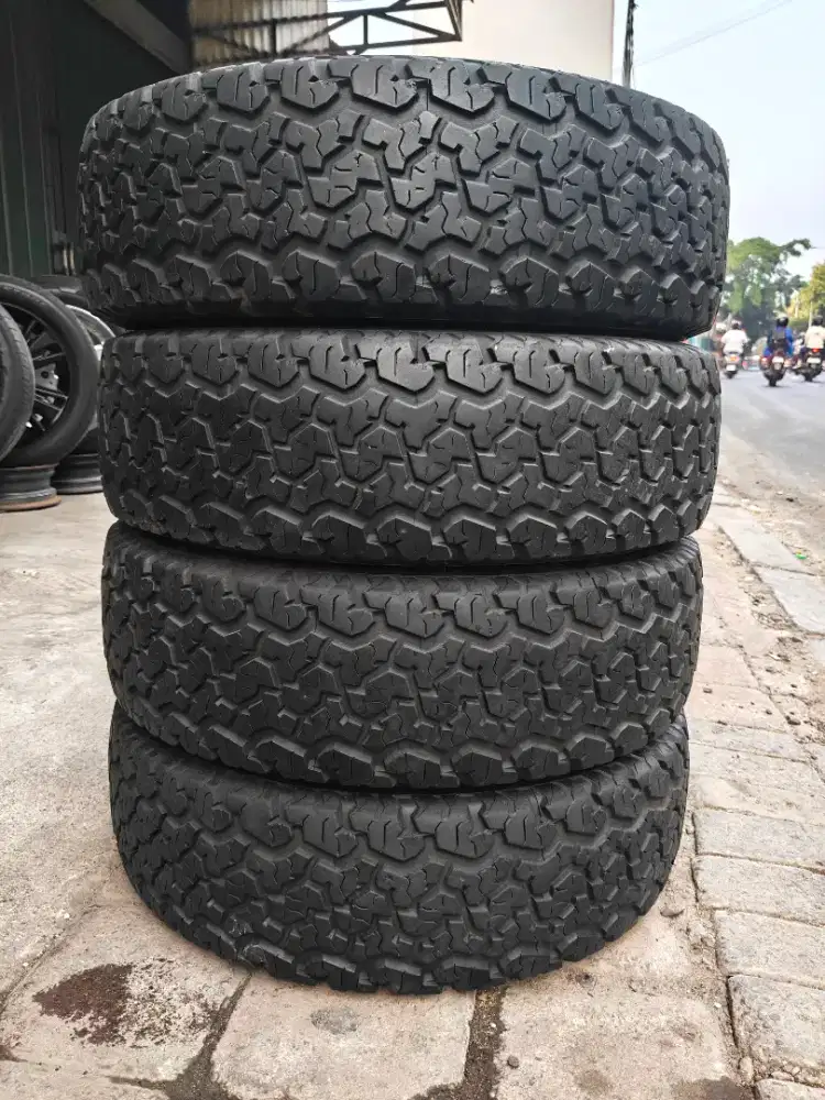 Jual ban copotan mrek Maxxis Bravo A/T ukuran 215 75 R15 kond 90% 4bji