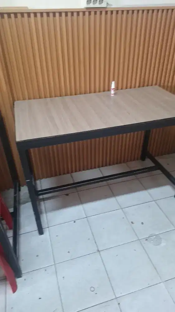 Di jual meja makan warung makan