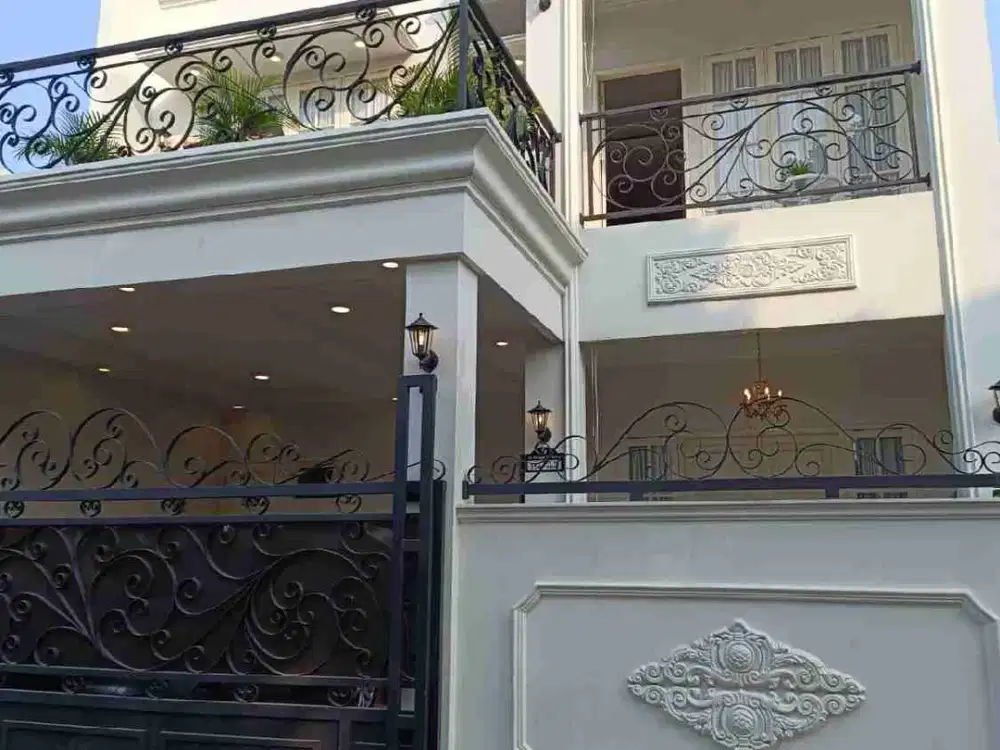DIJUAL RUMAH CANTIK FULL FURNISHED DI CIBUBUR JAKARTA TIMUR