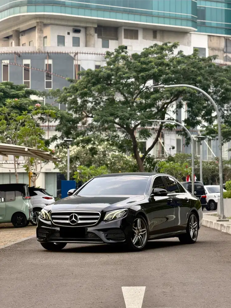 CASH Mercedes-Benz E300 AMG 2017 Good Condition