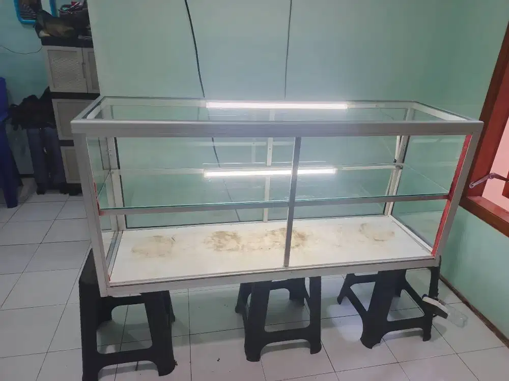 Etalase 1.2 meter