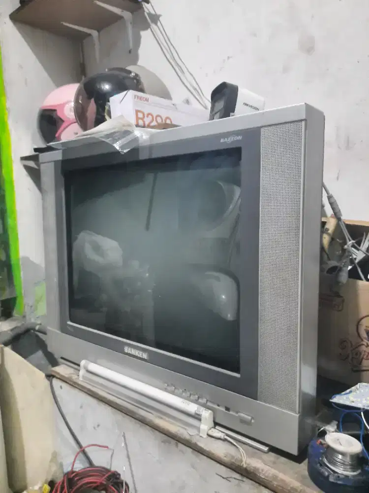 Tabung TV Semi Flate