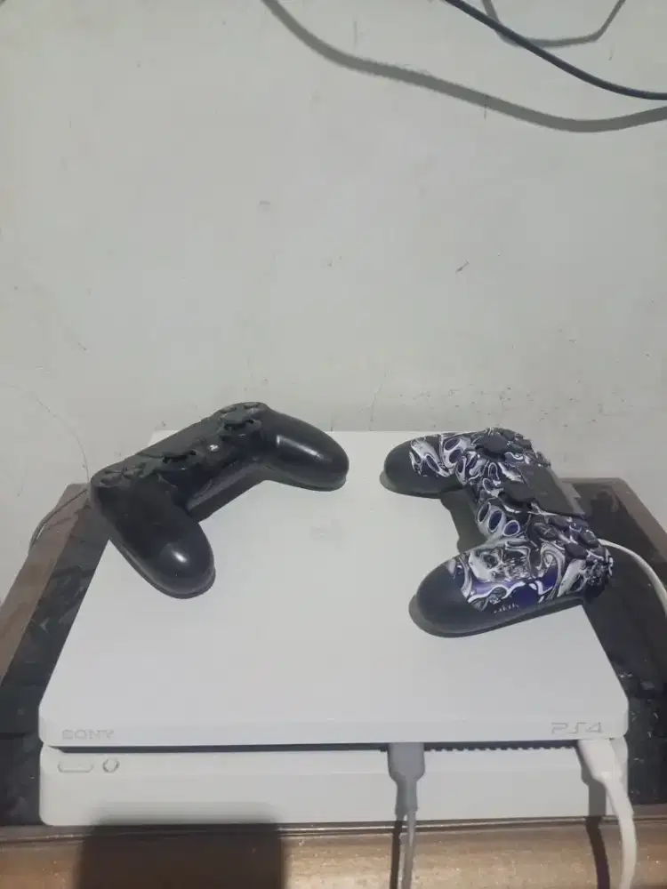 Ps4 slim 1tb warna putih