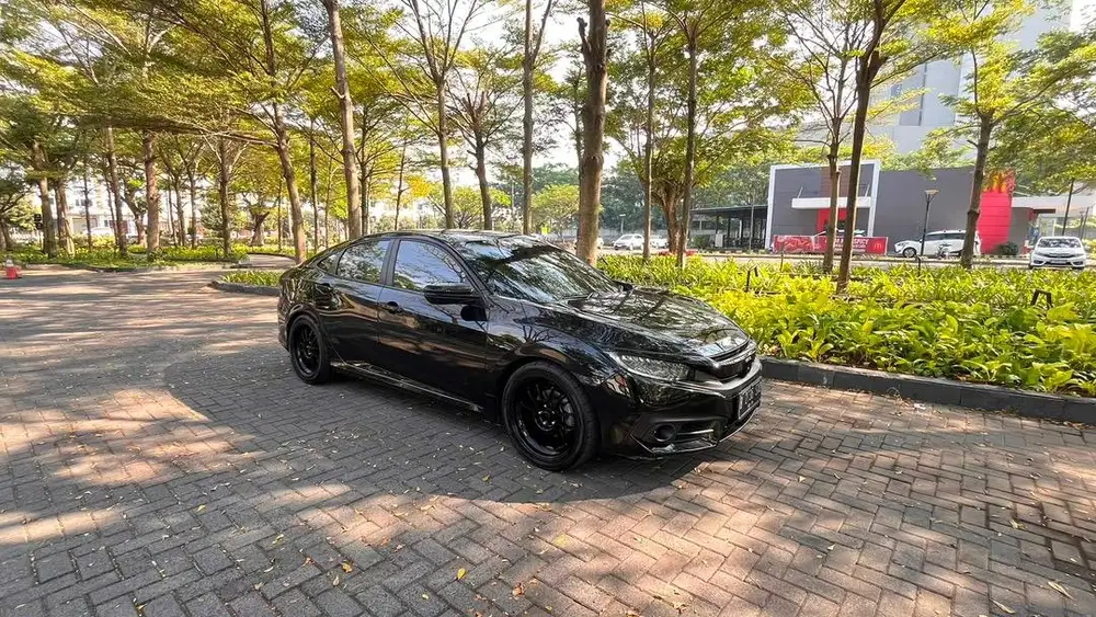 Honda civic turbo ES CVT 2016