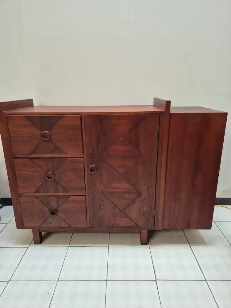 BUFET KAYU LEMARI