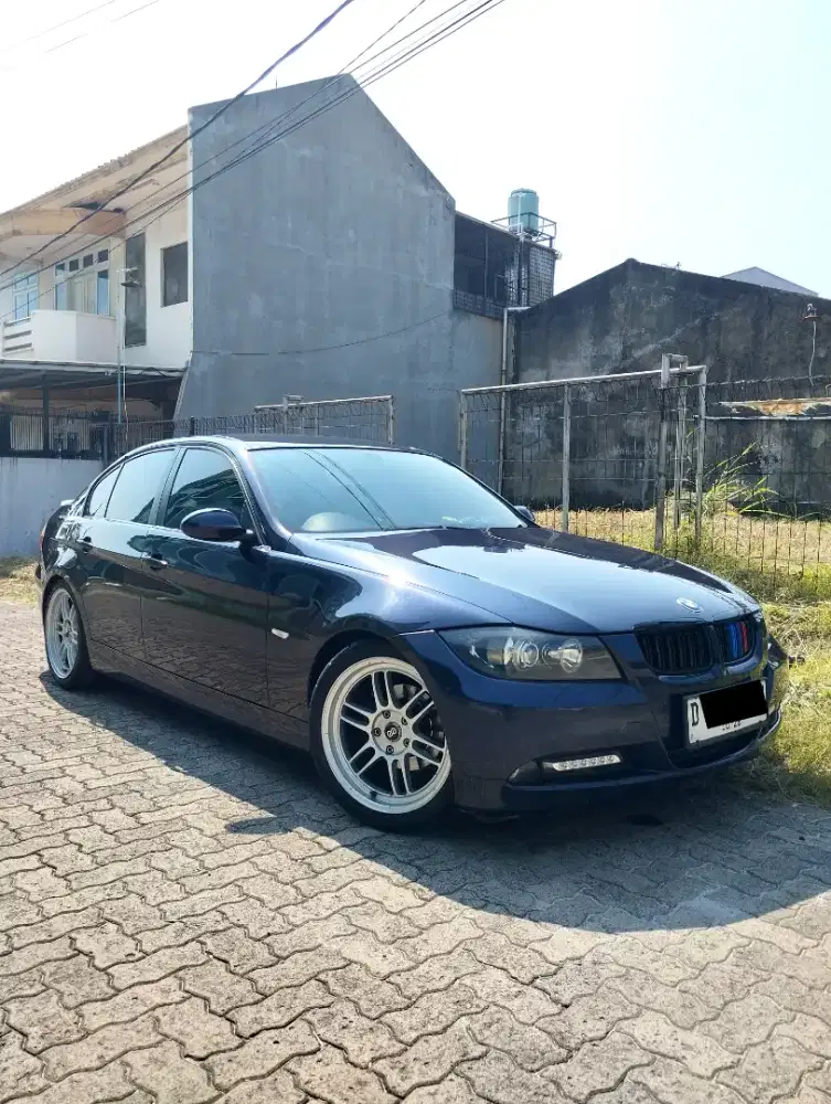 BMW E90 320i 2005 manual