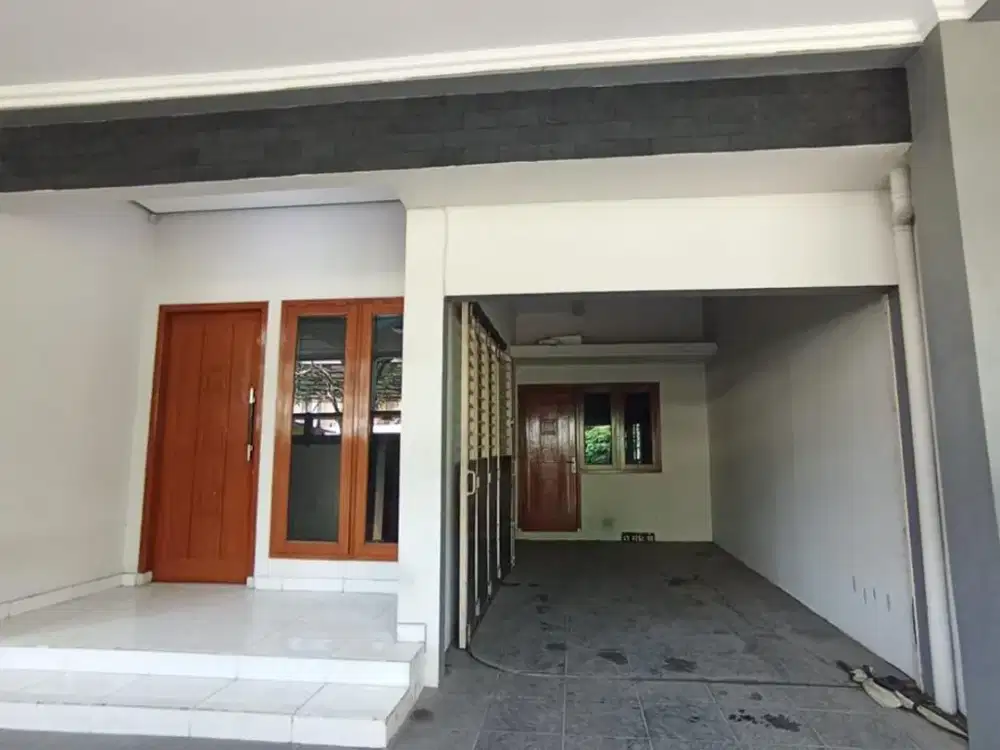 Di jual MURAH Rumah Siap Huni, nyaman dan asri, di Villa Melati Mas, BSD City, Tangerang Selatan.