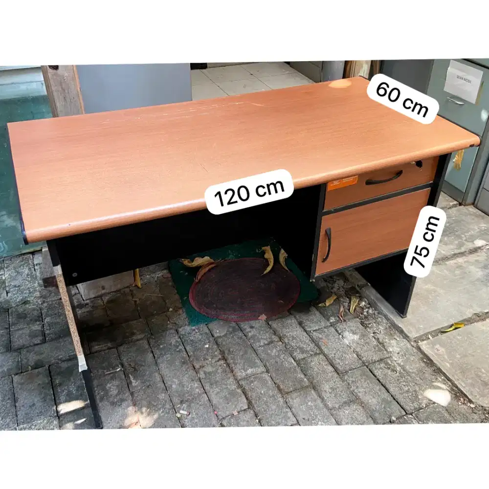Meja Belajar Kondisi Bekas P.120cm ada laci