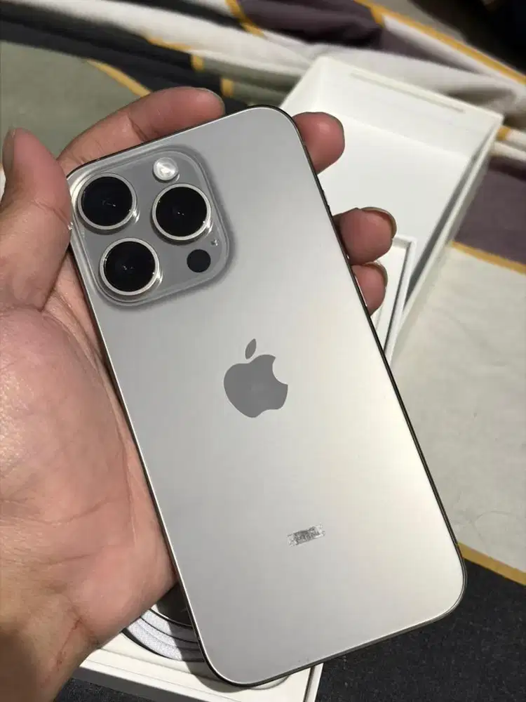 Di jual Iphone 15 Pro 128gb Natural Titanium