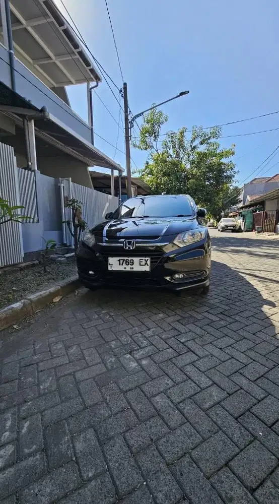 honda hrv e matic hitam 2017
