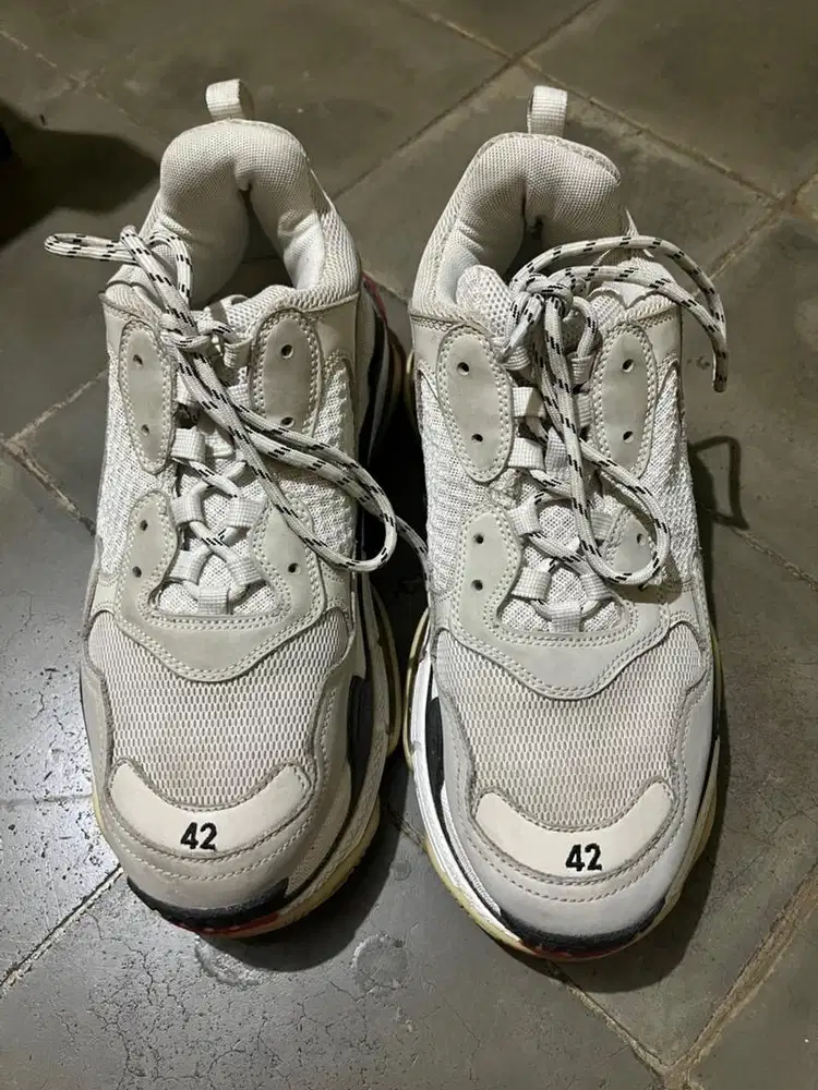 Sepatu balenciaga