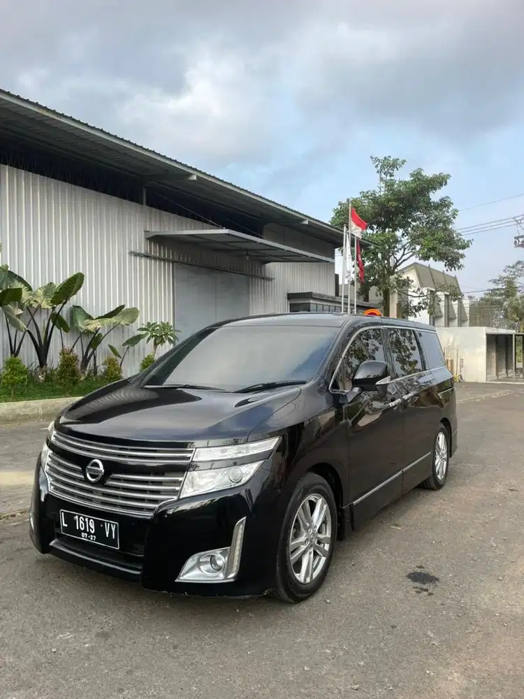 NISSAN ELGRAND HIGHWAY STAR