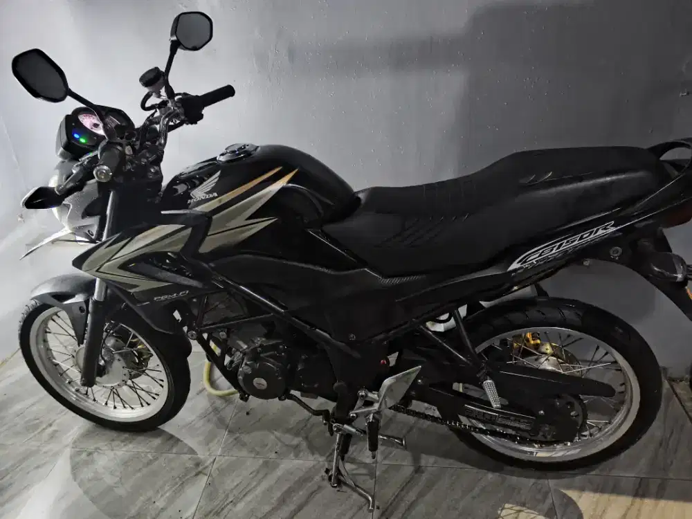 Cb 150 R old 2013