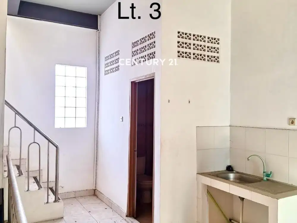 Dijual Ruko Lokasi Ramai  Di Kebun Jeruk Jakarta Pusat