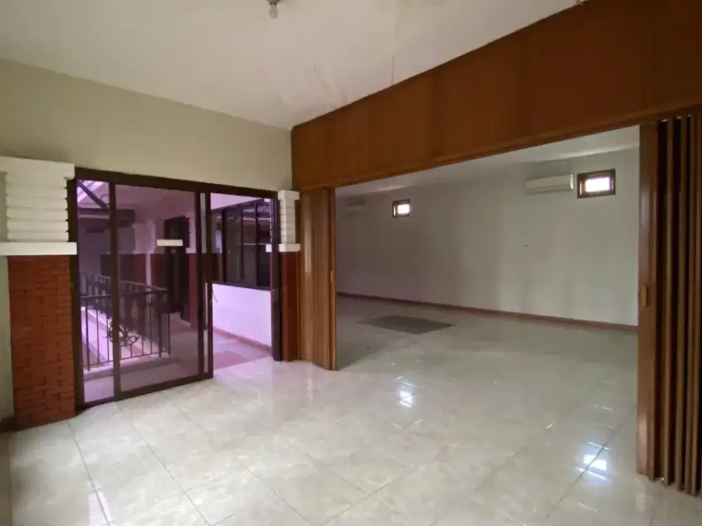 Ruang Usaha 2 LT Strategis di Mainroad Riau Bandung