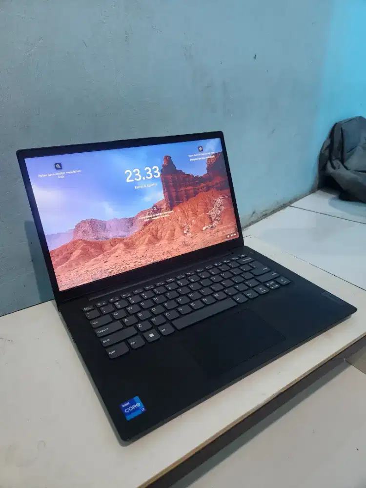 di jual laptop Lenovo Core i7 gen 13 ram 16 SSD 512