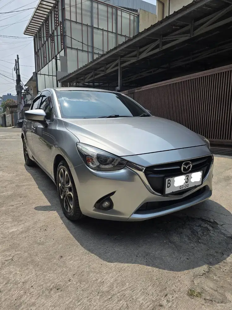 (Jual Cepat) KM RENDAH Mazda 2 R Skyactiv 2015/16