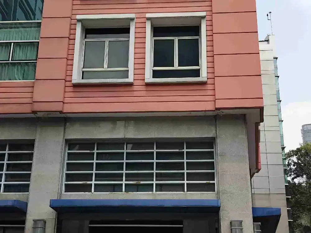 DIJUAL CEPAT GEDUNG EX. PERKANTORAN DI MEGA KUNINGAN,JAKSEL