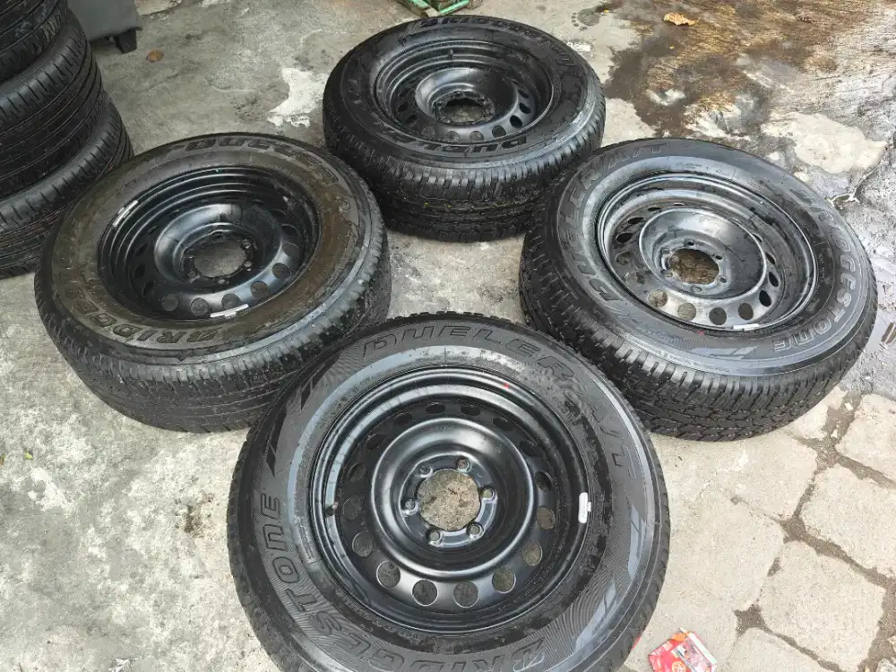 Jual vleg OEM hiluk R17 lbar 7.5 rata pcd 6x139 d balut ban bregestone