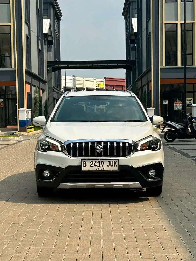 SUV Murah Meriah Suzuki SX4 SCross AT 2018 Bensin
