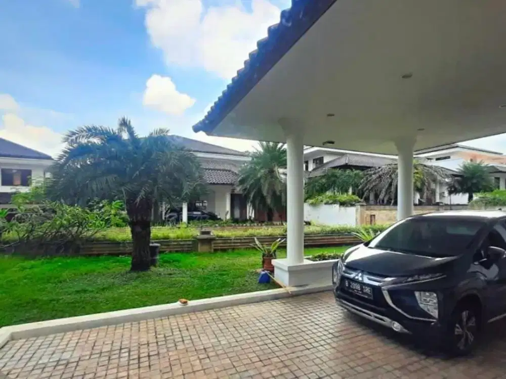 Rumah Mewah di Pejaten Fasilitas Swimming Pool Lokasi Bagus