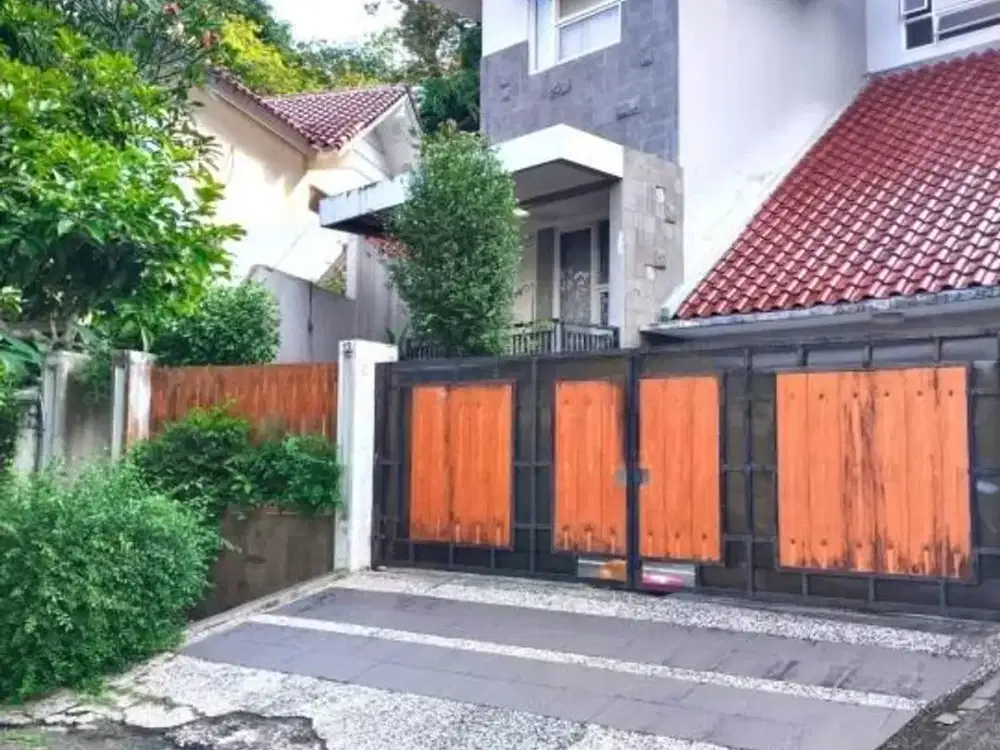 Rumah Luas & Siap Huni di Komplek Cinere Layout Lapang Harga Murah