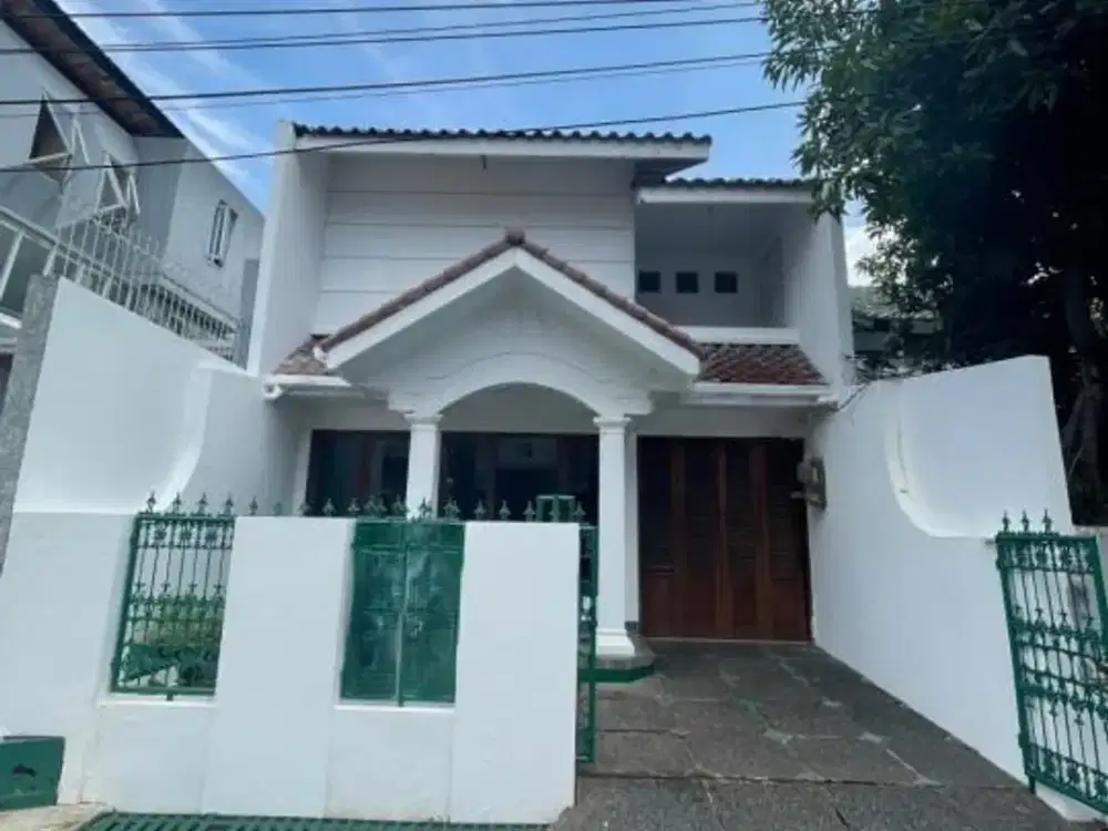 Rumah Modern Dalam Komplek Dekat Mrt Haji Nawi di Radio Dalam