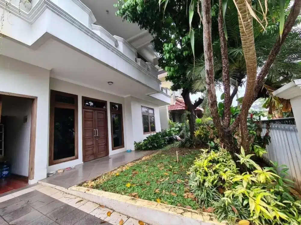 Rumah Luas Dan Asri di Cinere Semi Furnished
