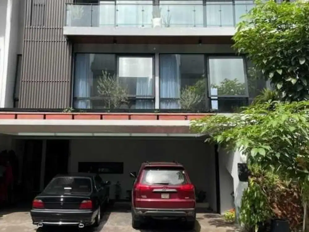 Rumah Mewah di Komplek Lebak Bulus 3 Lantai Ada Swimming Pool