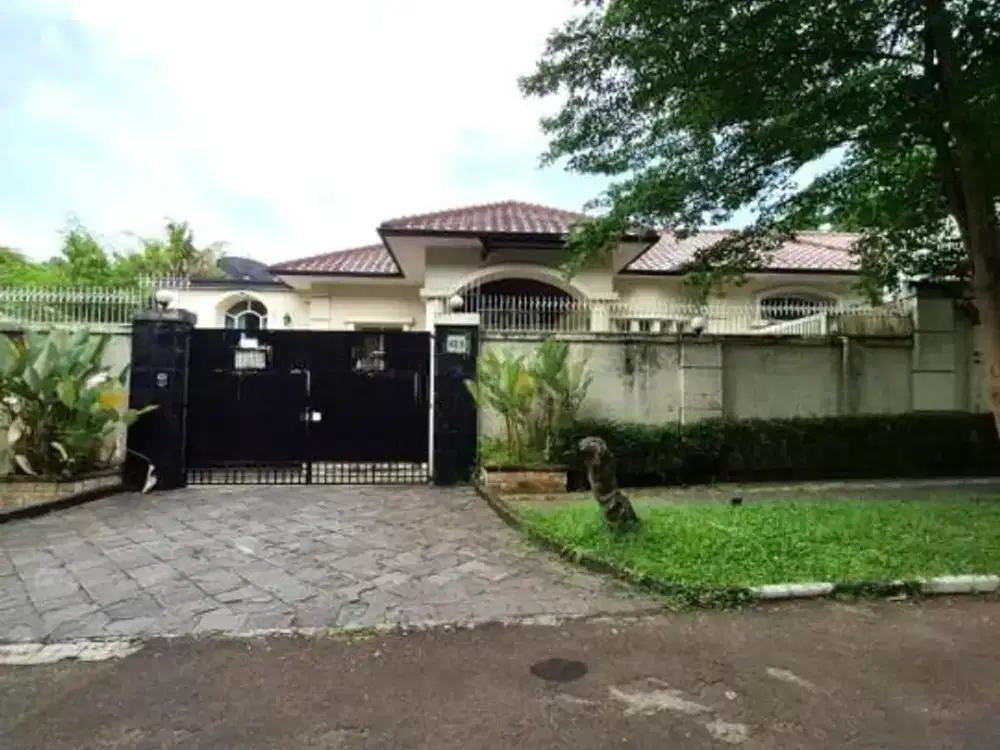 Rumah Mediteranian di Villa Cinere Mas Ada Swimming Pool Siap Huni