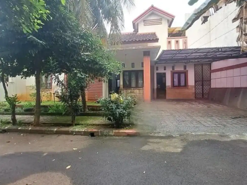 Rumah Luas dan Asri di  Perumahan Eksklusif  Layout Lapang Ada Club House
