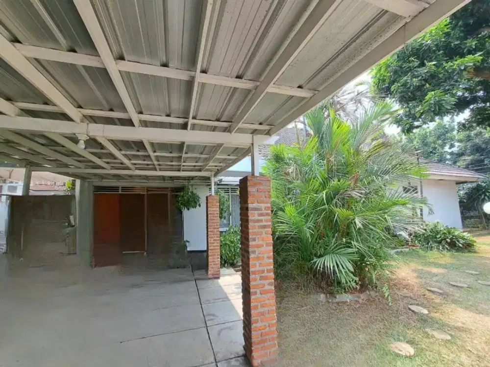 Rumah Hoek Halaman Super Luas Siap Huni Di Cilandak