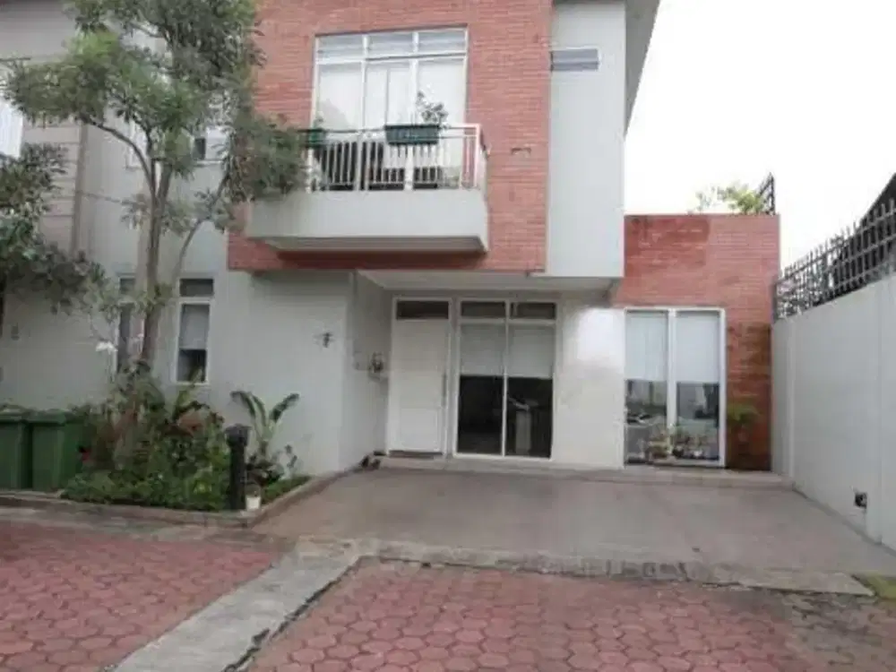 Rumah Layout Bagus 2 Lantai Semi Furnished Dekat Mrt Lebak Bulus