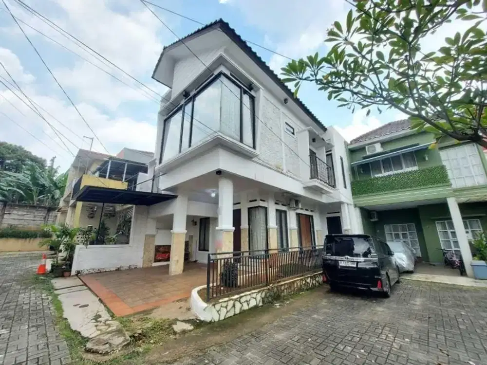 Rumah Dalam Townhouse di Cinere Layout Lapang Harga Murah