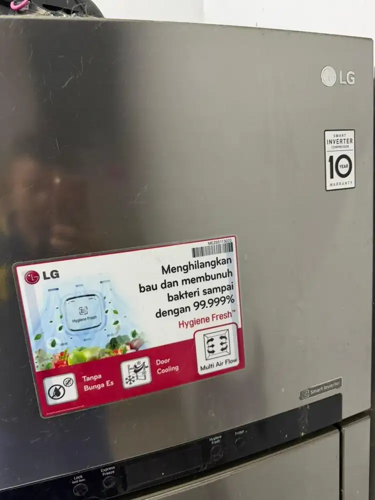 Kulkas 2 Pintu DOOR in Door Inverter 702HLHU