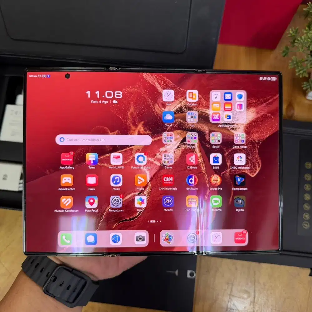 Like new Huawei Mate xt Ultimate design 16/1TB red Garansi Juli 2027