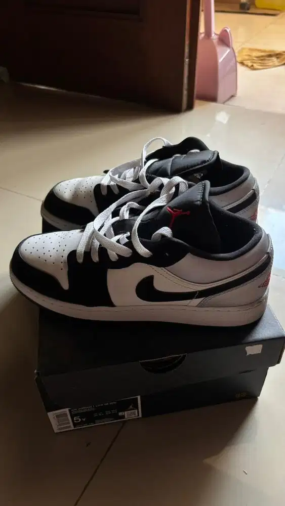 Sepatu nike air jordan size 37,5 unisex original with box