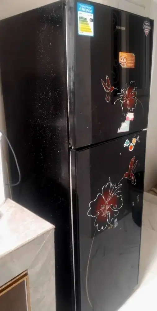 Dijual kulkas 2 pintu, besar, taper glassss