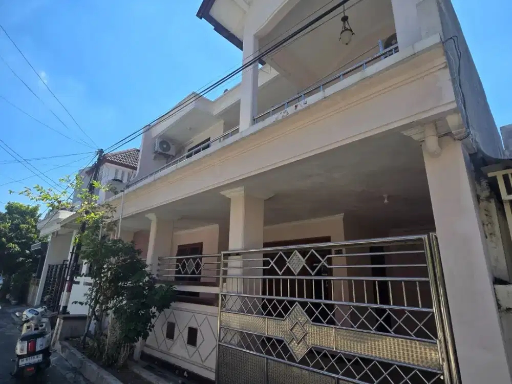 Dijual Rumah 2 Lantai Murah Siap Huni Strategis Di Taman Pondok Indah wiyung Surabaya