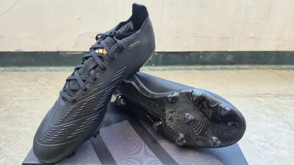 Sepatu Bola / Soccer Predator League FG [IF6347]