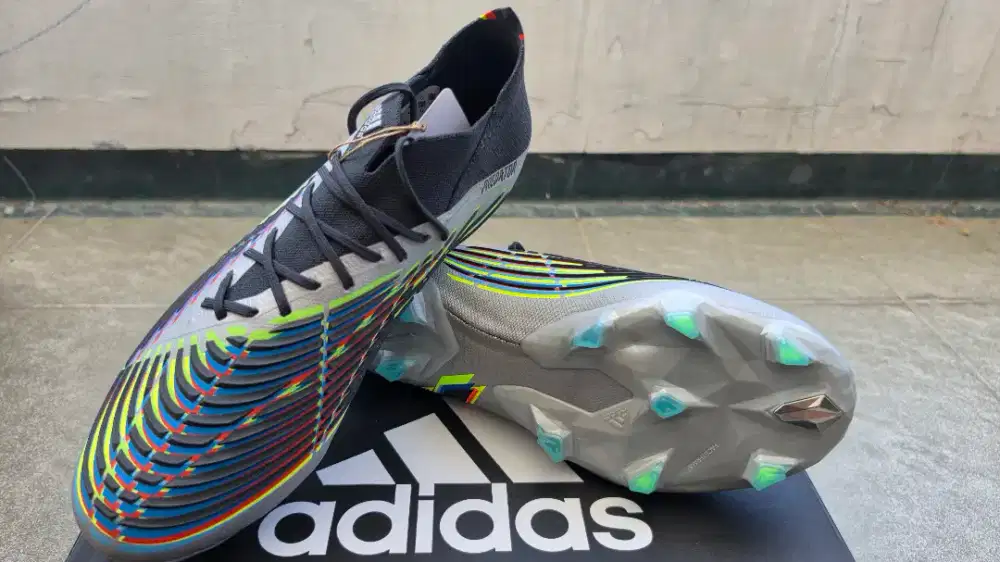 Sepatu Bola / Soccer Predator Edge.1 FG [HR1573]