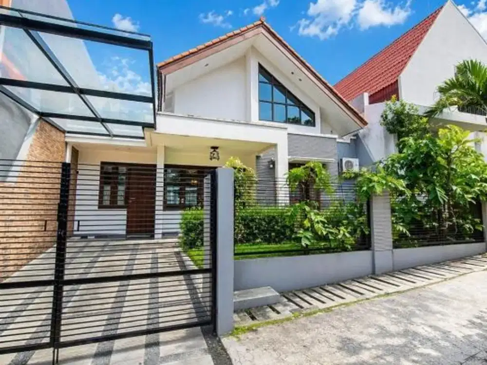 Lebak Bulus Rumah 1,5 Lantai One Gate System Hadap Selatan Semi Furnished